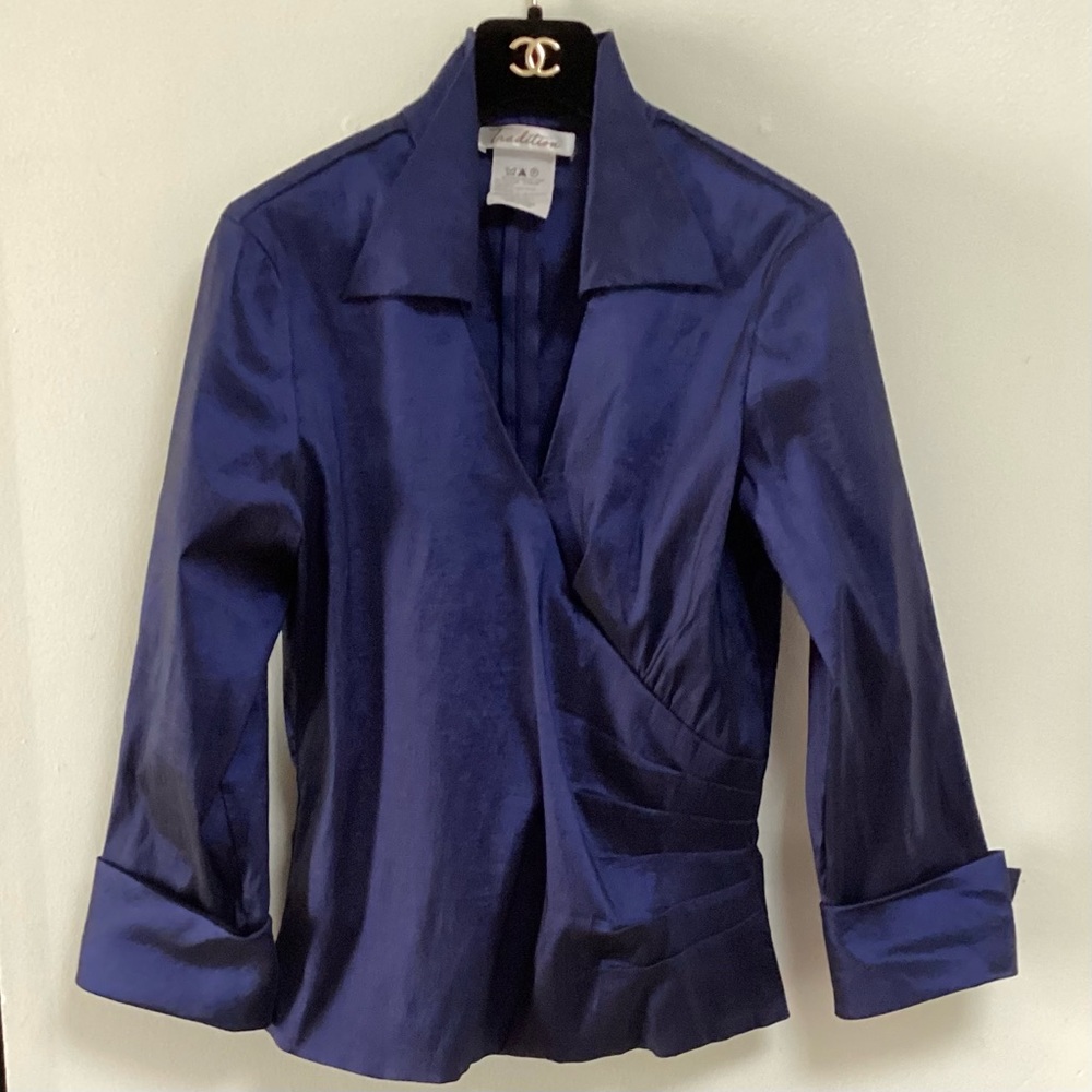 Tradition navy blue blouse